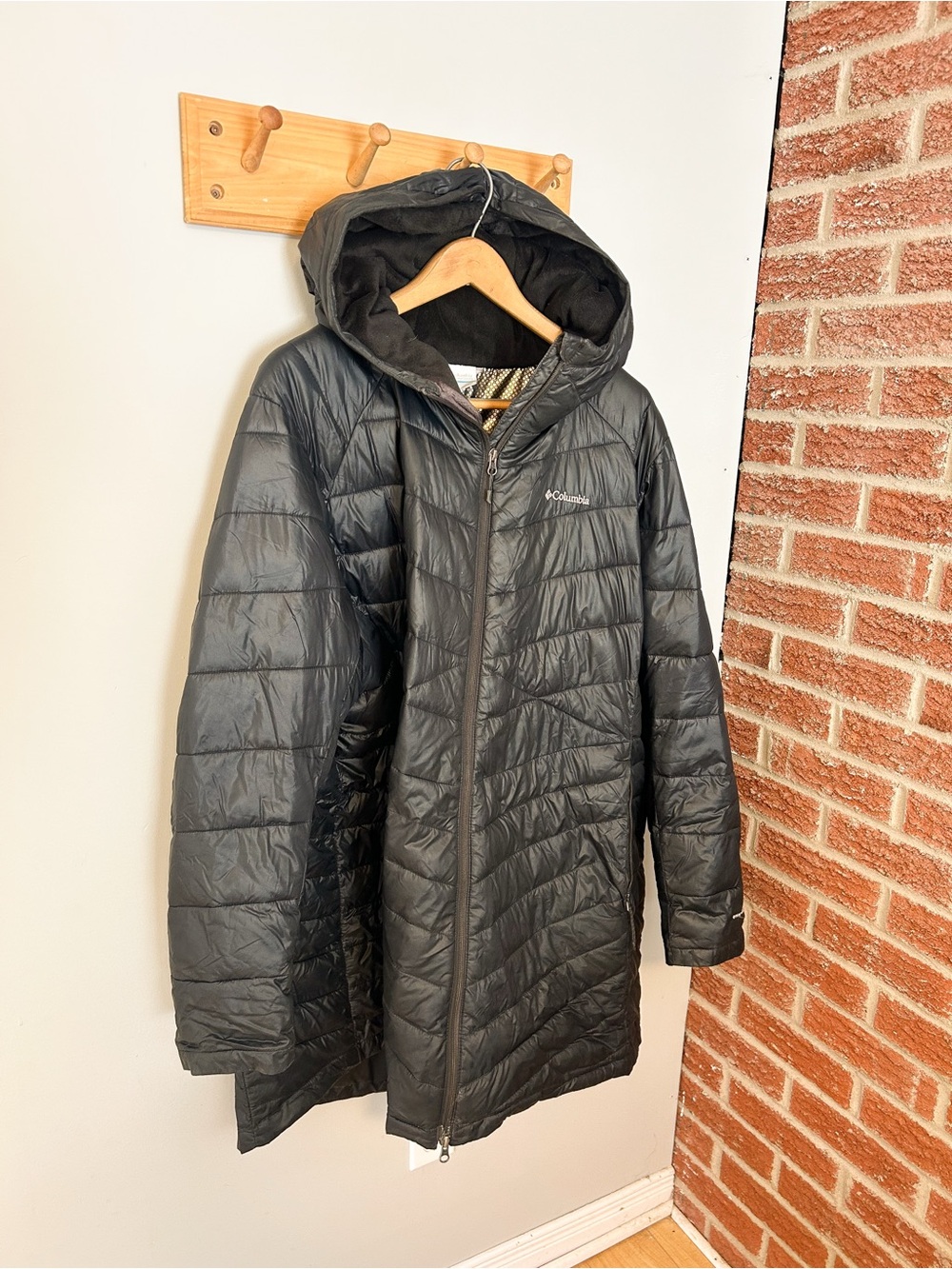 Columbia Women's Black Hooded Packable Puffer Coat